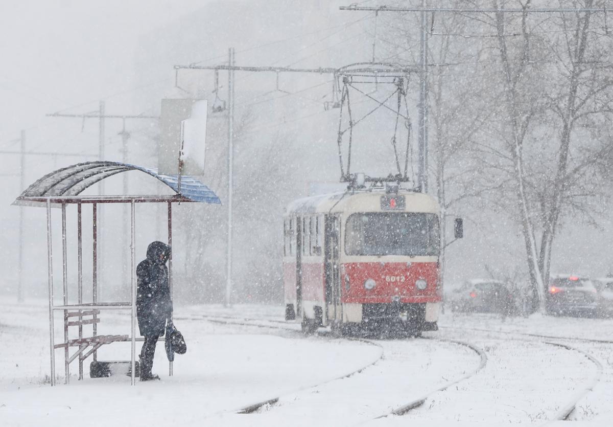Power Outage Hits Kiev Amid Snowy Days