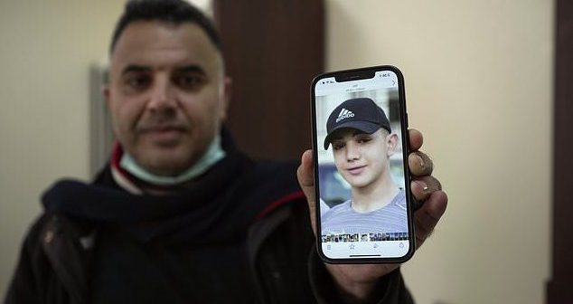 EU Urges Israeli Regime to End Detention of Critically-Ill Palestinian Teenager
