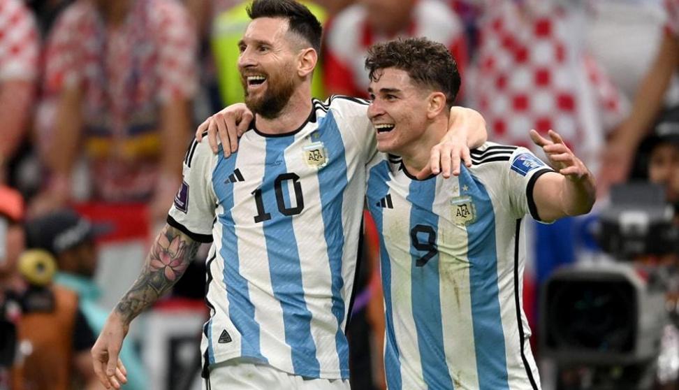 الأرجنتين تحجز مقعدها في نهائي كأس العالم بفوزها الكبير على كرواتيا