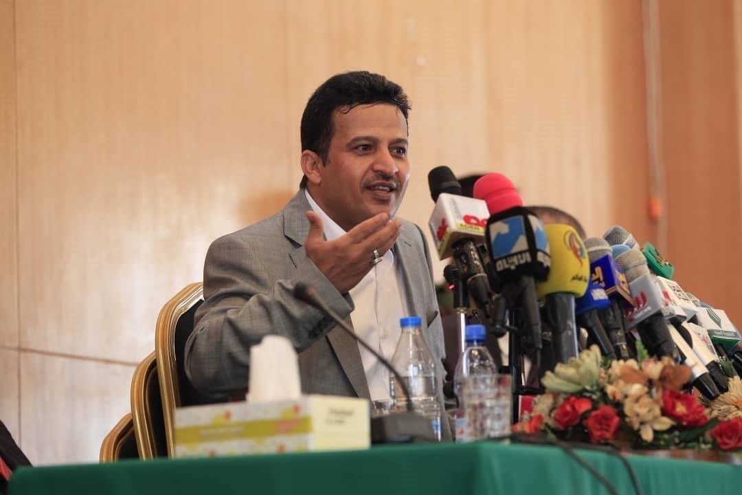 العزي: الحصار على الشعب اليمني جريمة ضد الإنسانية