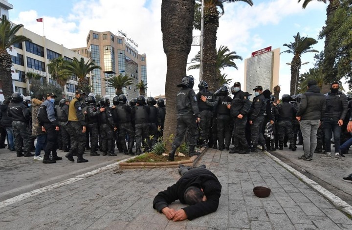 موقوفو ذكرى الثورة التونسية.. تحذيرات من التلاعب بملف احتجاجات 14 يناير