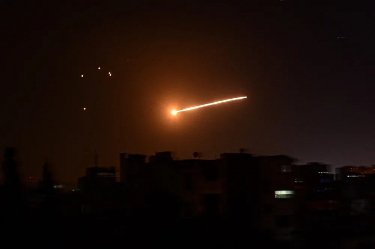 القسام تنشر مقطعا مصورا لتصديها للطيران الاحتلال بغزة
