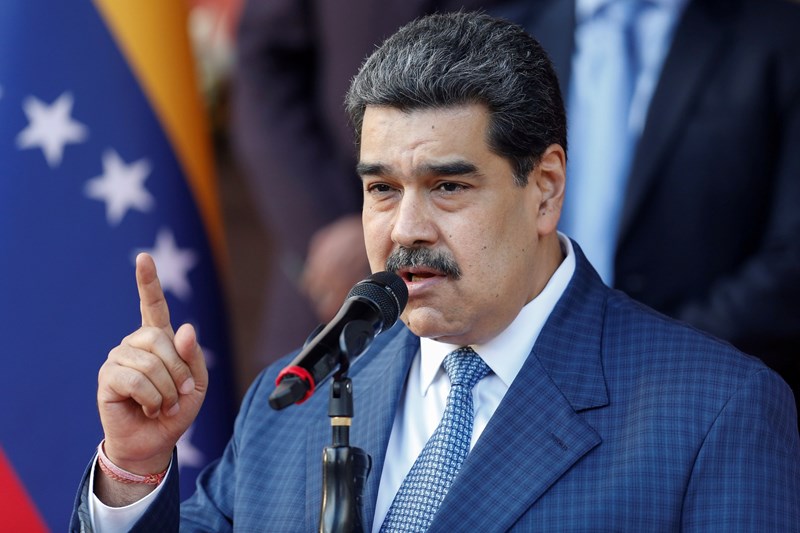 مادورو: نتحدى الحصار الأمريكي  وسنصل الى مليوني برميل نفط في نهاية العام الحالي!
