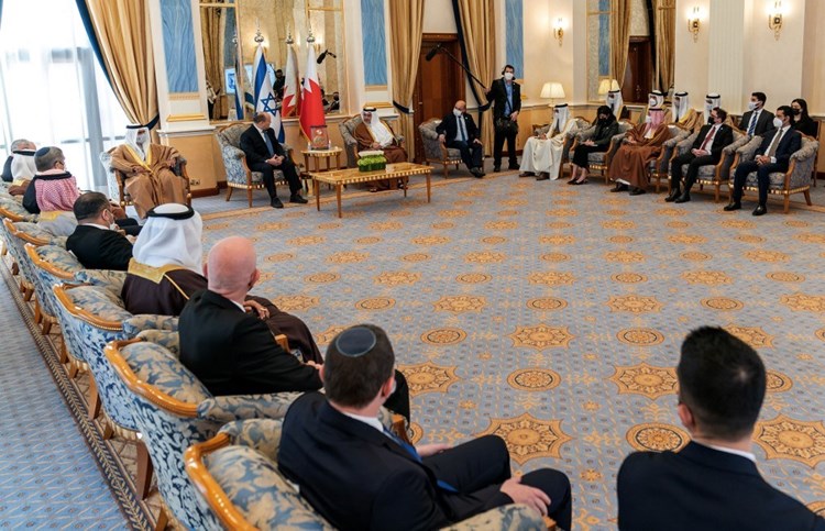 وسائل إعلام إسرائيلية: السعوديون معجبون يتطور العلاقات بين "إسرائيل" والبحرين