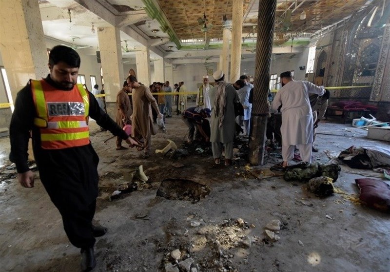 ضحايا التفجير التكفيري بمسجد في باكستان ترتفع إلى 63 شهيدا و200 جريح