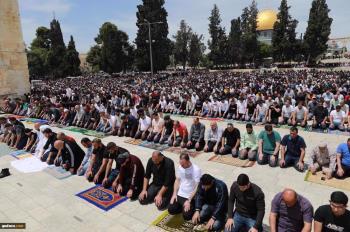 150,000 Palestinians Said Friday Prayers at Al-Aqsa Mosque