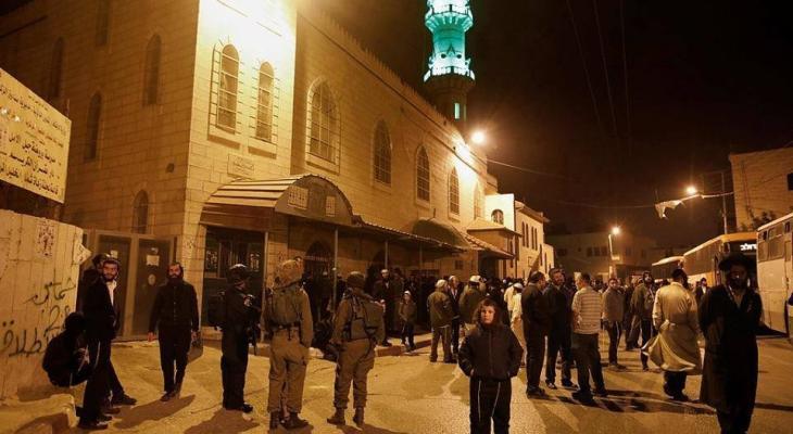 Israeli Forces Attack Palestinians Protesting Intrusion of Settlers into Mosque in Occupied West Bank
