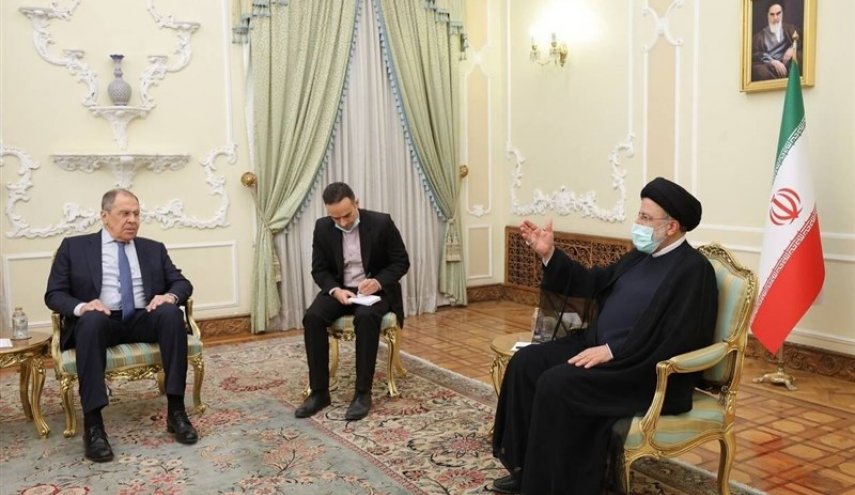 الرئيس الإيراني: تعزيز التعاون والتنسيق مع روسيا اسلوب مؤثر في مواجهة الحظر