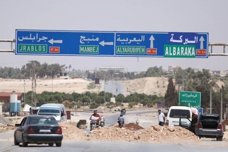 الجيش السوري يعزز قواعده في منبج والقامشلي وتل رفعت