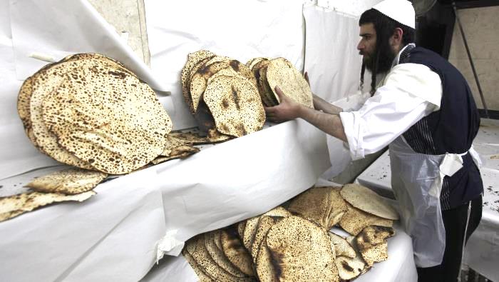 الكيان الإسرائيلي يتجه لرفع أسعار الخبز