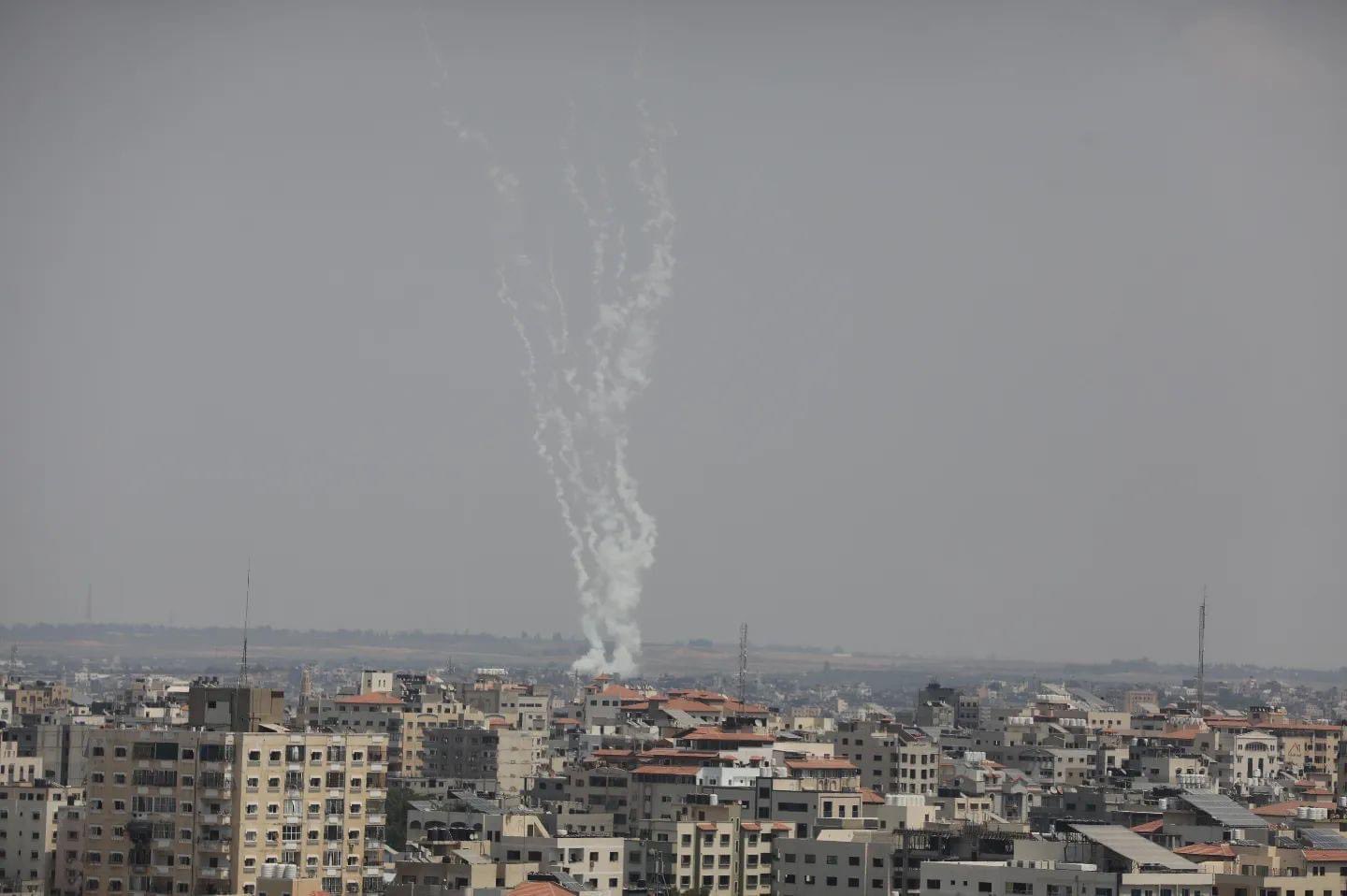 إطلاق 361 صاروخاً من قطاع غزة وبدء إخلاء المستوطنات المحيطة