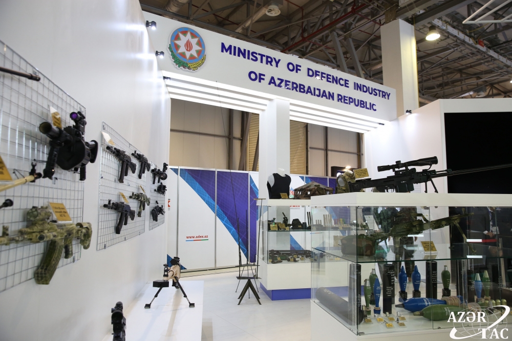 إيران تعرض قدراتها الدفاعية في معرض "ADEX" للدفاع الدولي في باكو