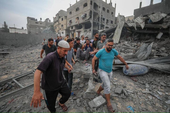 الاحتلال یکثف غاراته على الأحياء السكنية في قطاع غزة
