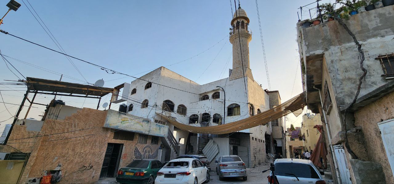قصف جوي للاحتلال الإسرائيلي يستهدف مسجد الأنصار في مخيم جنين وارتقاء شابين