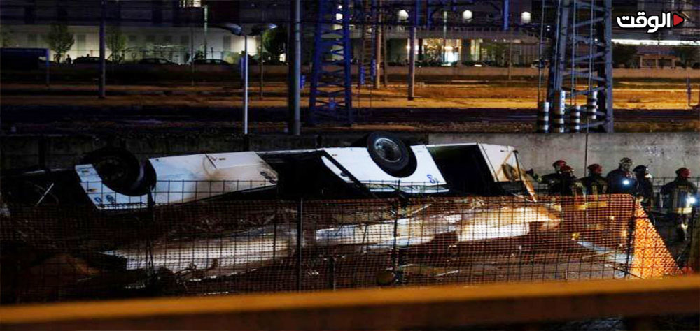 20 قتيلا على الأقل في سقوط حافلة من على جسر في البندقية