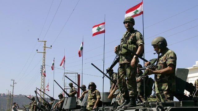 ارتش لبنان استقرار ۸۰۰۰ سرباز در جنوب را بررسی می‌کند/ فرمانده ارتش خطاب به نیروها: آماده باشید