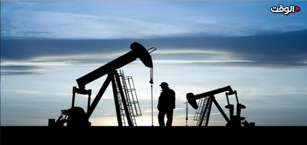 النفط يصعد 1% مدفوعاً بتراجع المخزونات الأمريكية أكثر من المتوقع