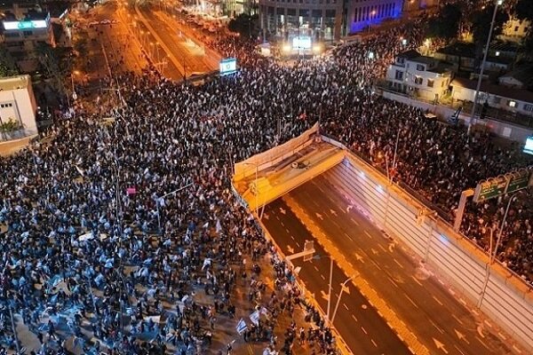 رئيس الكيان الصهيوني يحذر: إذا اعتقد أحد أنه لن تكون هناك حرب أهلية فهو مخطئ