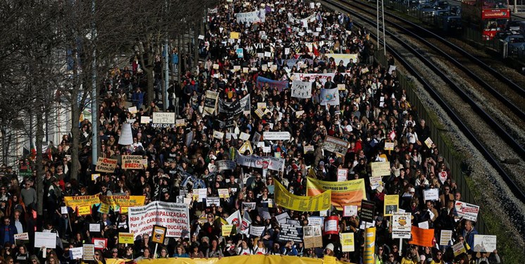 تظاهرات چند هزار نفری در اعتراض به تورم و دستمزد پایین در پرتغال