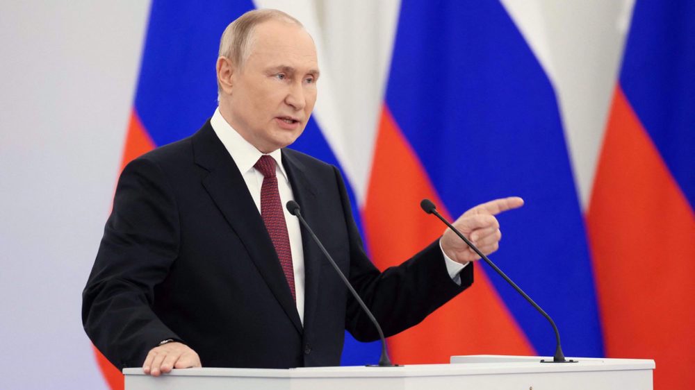 Putin Denounces West’s ’Economic Aggression,’ Vows Proactive Response