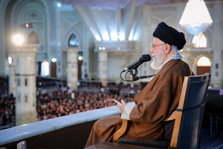 رهبر انقلاب در مراسم سالگرد ارتحال امام خمینی(ره):  دشمنان احمق در اغتشاشات پائیز هم ملت ایران را نشناختند