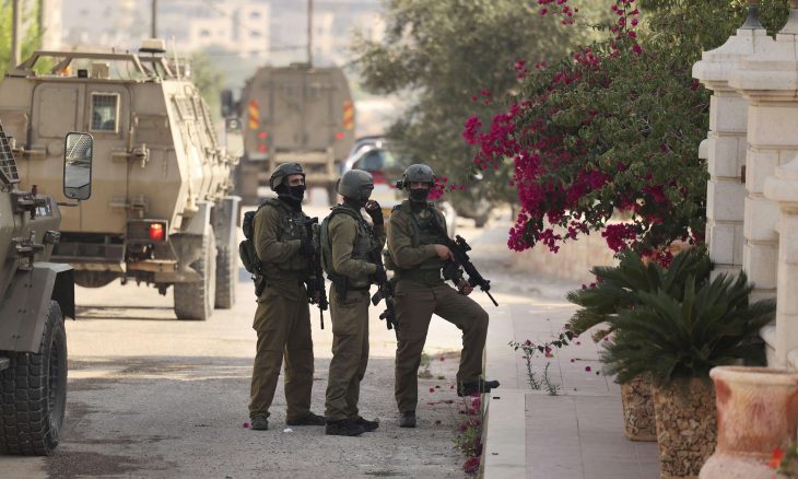 الاحتلال يعتقل فلسطينية بزعم عملية طعن في نابلس.. وعشرات الإصابات في مدن الضفة