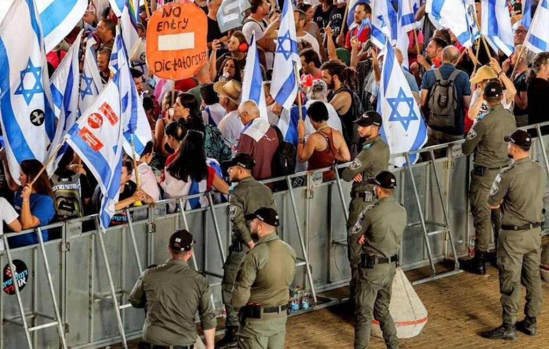 خريجون من شعبة الاستخبارات "الاسرائيلية" يحتجون على قرارات نتنياهو