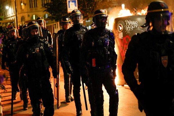 استقرار ۴۵ هزار نیروی پلیس در پاریس
