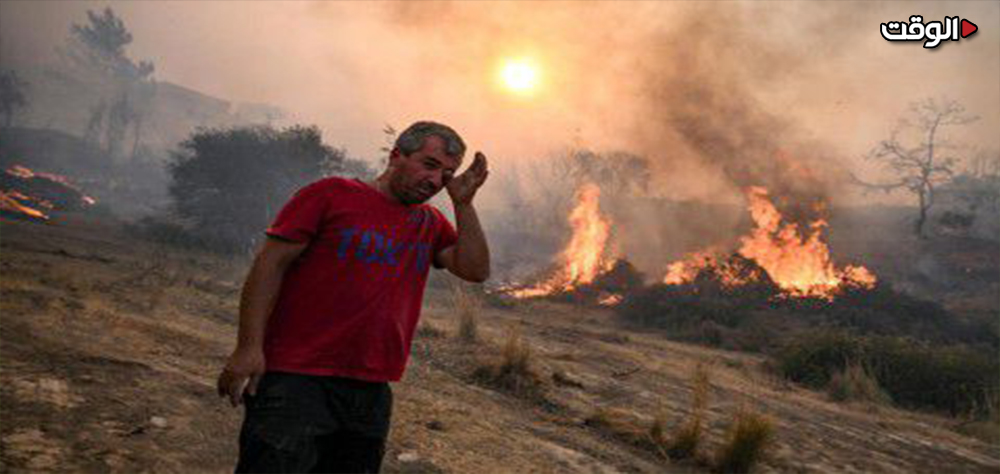 وسط خشية من عودة الرياح.. مكافحة الحرائق الجامحة مستمرة في اليونان