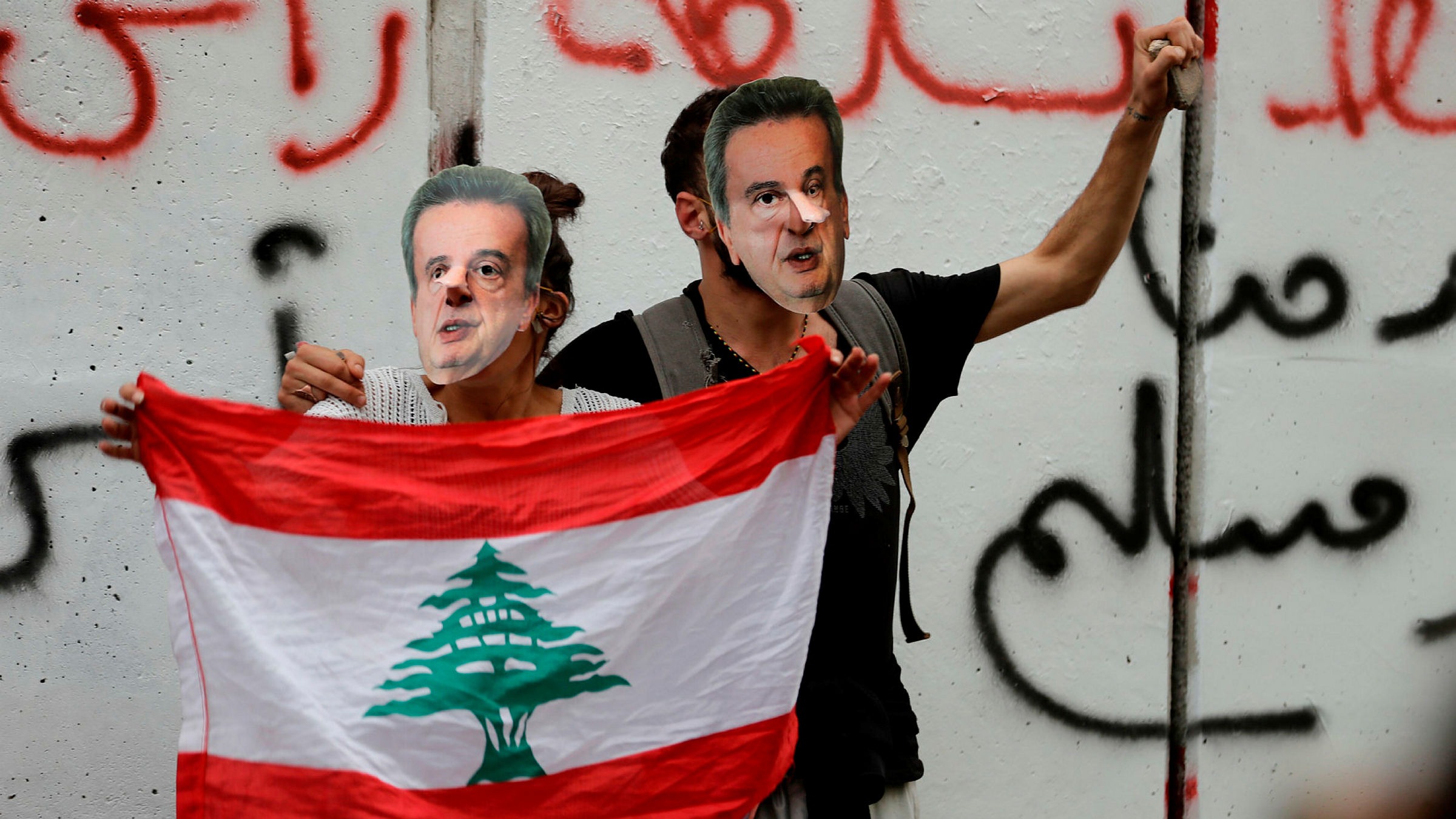برکناری ریاض سلامه از بانک مرکزی؛ آیا آرامش به اقتصاد لبنان بارمی‌گردد؟