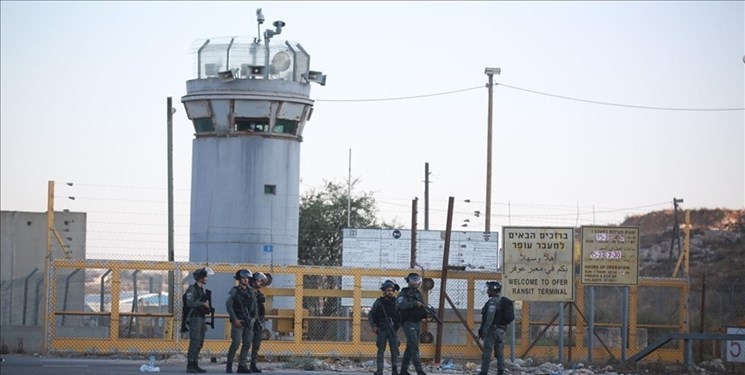 مقاومون فلسطينيون يستهدفون برجا عسكريا للاحتلال في الخليل