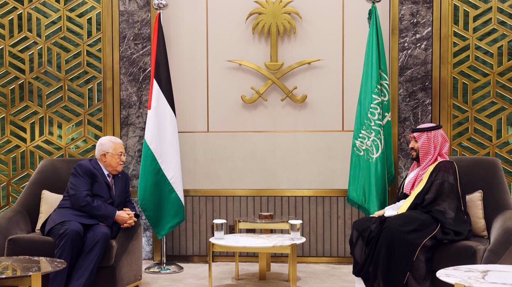Saudi Offers Renew Aid to PA to Smooth Normalization with Israeli Regime: Report
