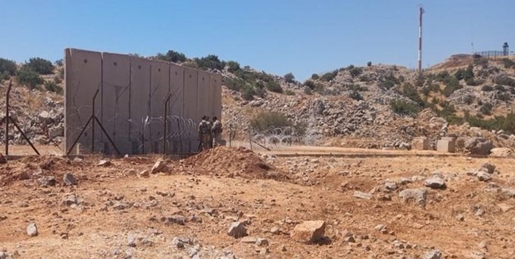 مصادر عسكرية لبنانية: الاحتلال الإسرائيلي وضع بلوكات إسمنتية ضمن أراضٍ لبنانية محرّرة