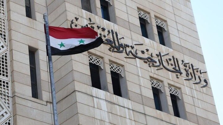 سوريا: واشنطن و أدواتها الإرهابية تواصل انتهاك السيادة السورية ونهب ثروات البلاد