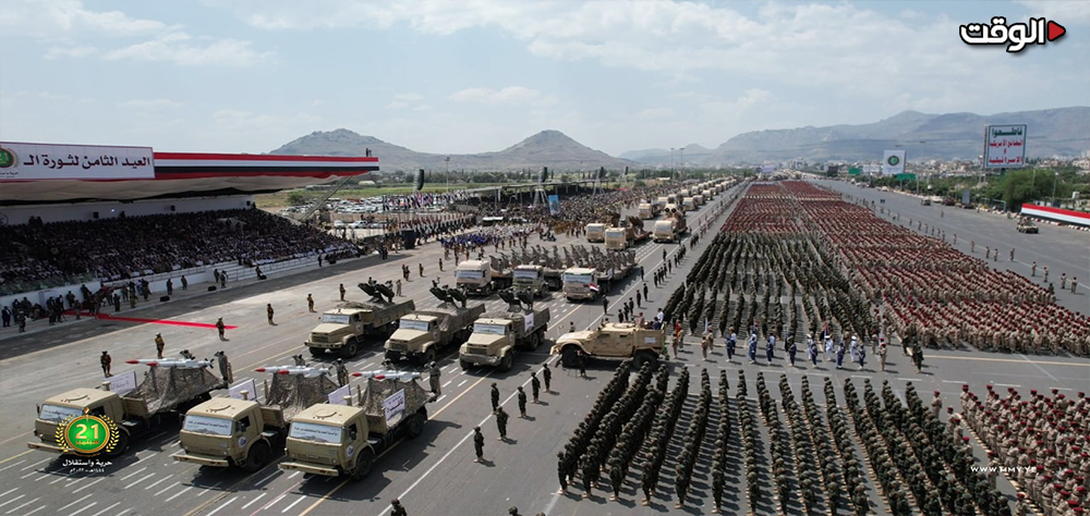 عرض عسكري مهيب للقوات المسلحة اليمنية في صنعاء+ صور