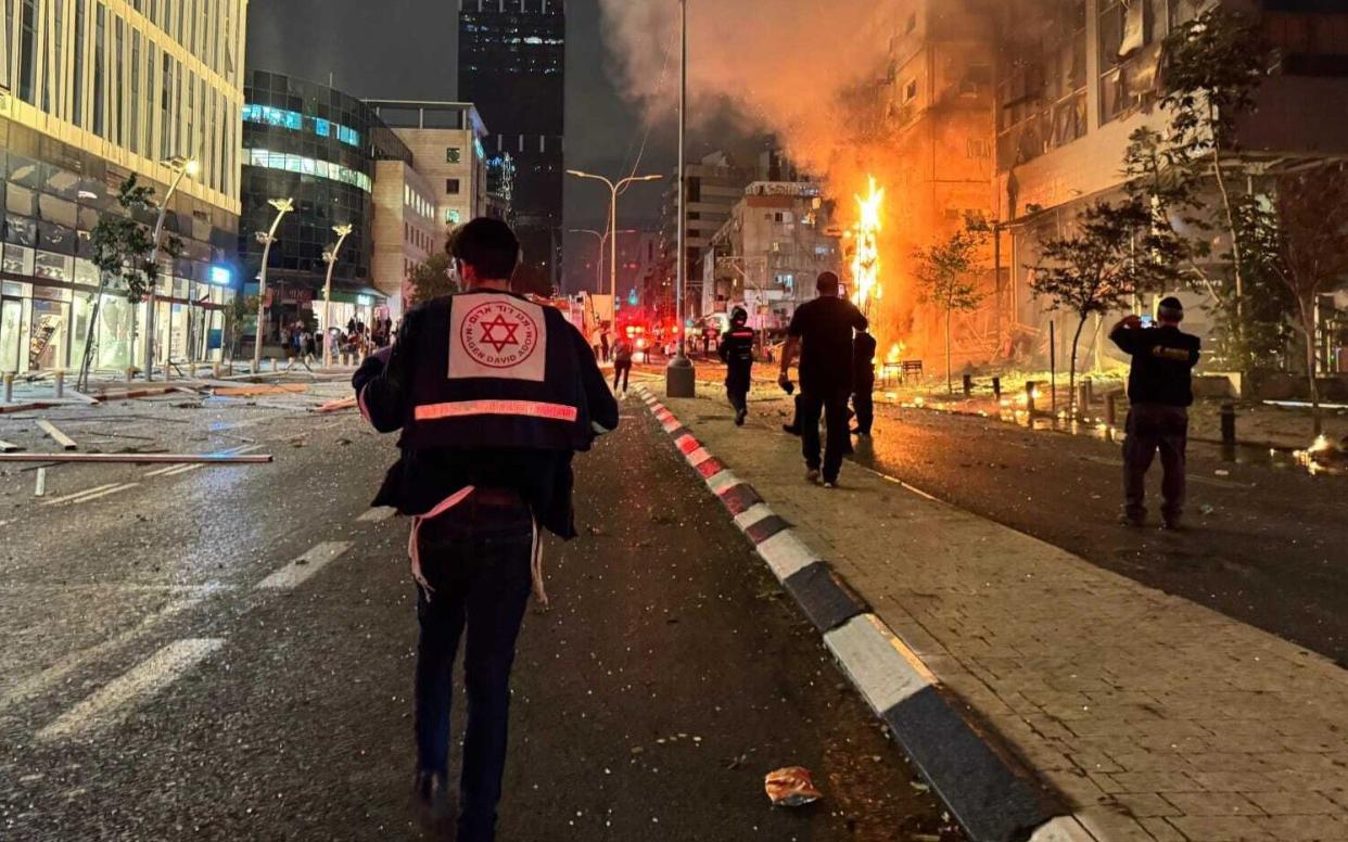 Hezbollah Missiles Strike Tel Aviv, Causing Multiple Casualties and Injuries