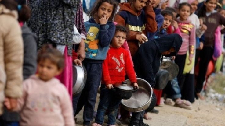 فاجعه قحطی در غزه/ آوارگان در ۴۸ ساعت تنها نصف وعده غذایی دریافت می‌کنند
