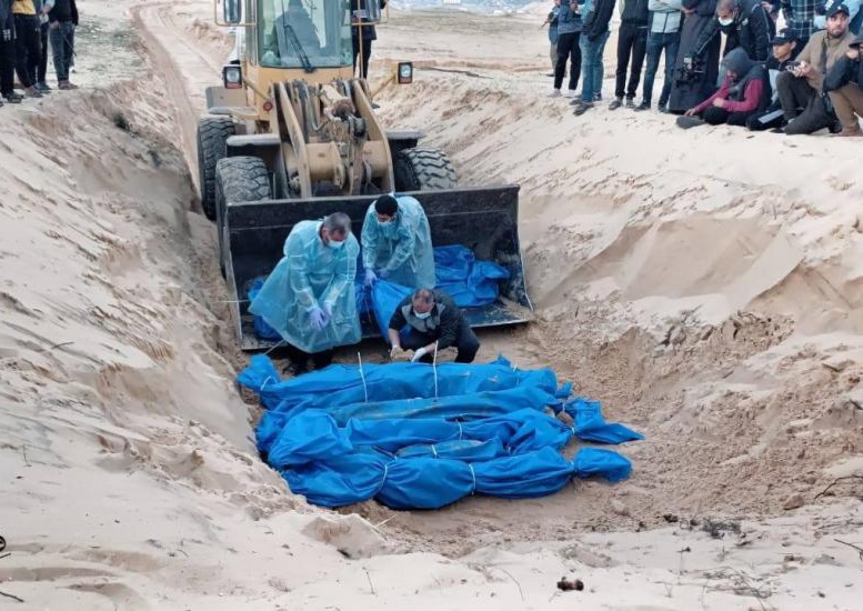 انتشال جثامين 100 شهيد بعد انسحاب الاحتلال من مدينة غزة