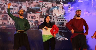 حيوا الفلسطينيين.. جمهور مهرجان أسوان للثقافة والفنون يحتفى بـ فلسطين