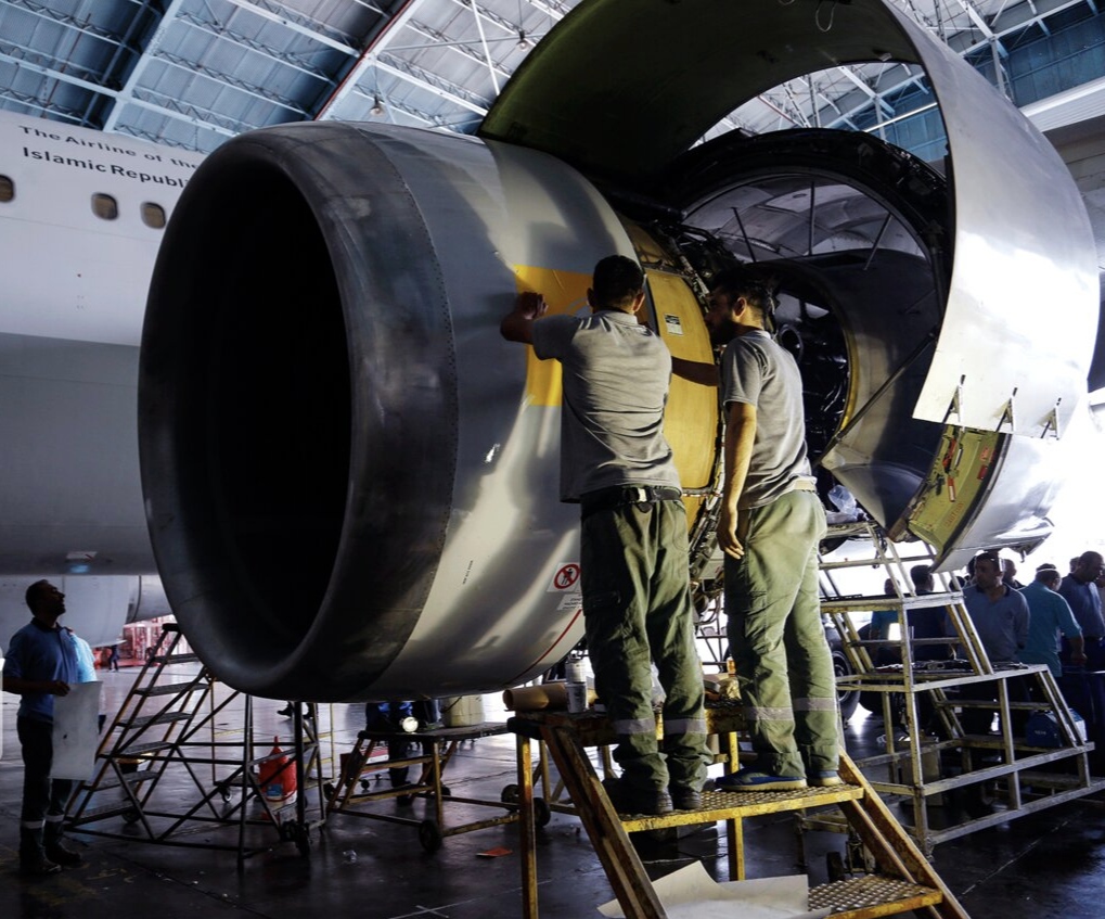 Iran Now Self-sufficient in Plane Engine Repairs