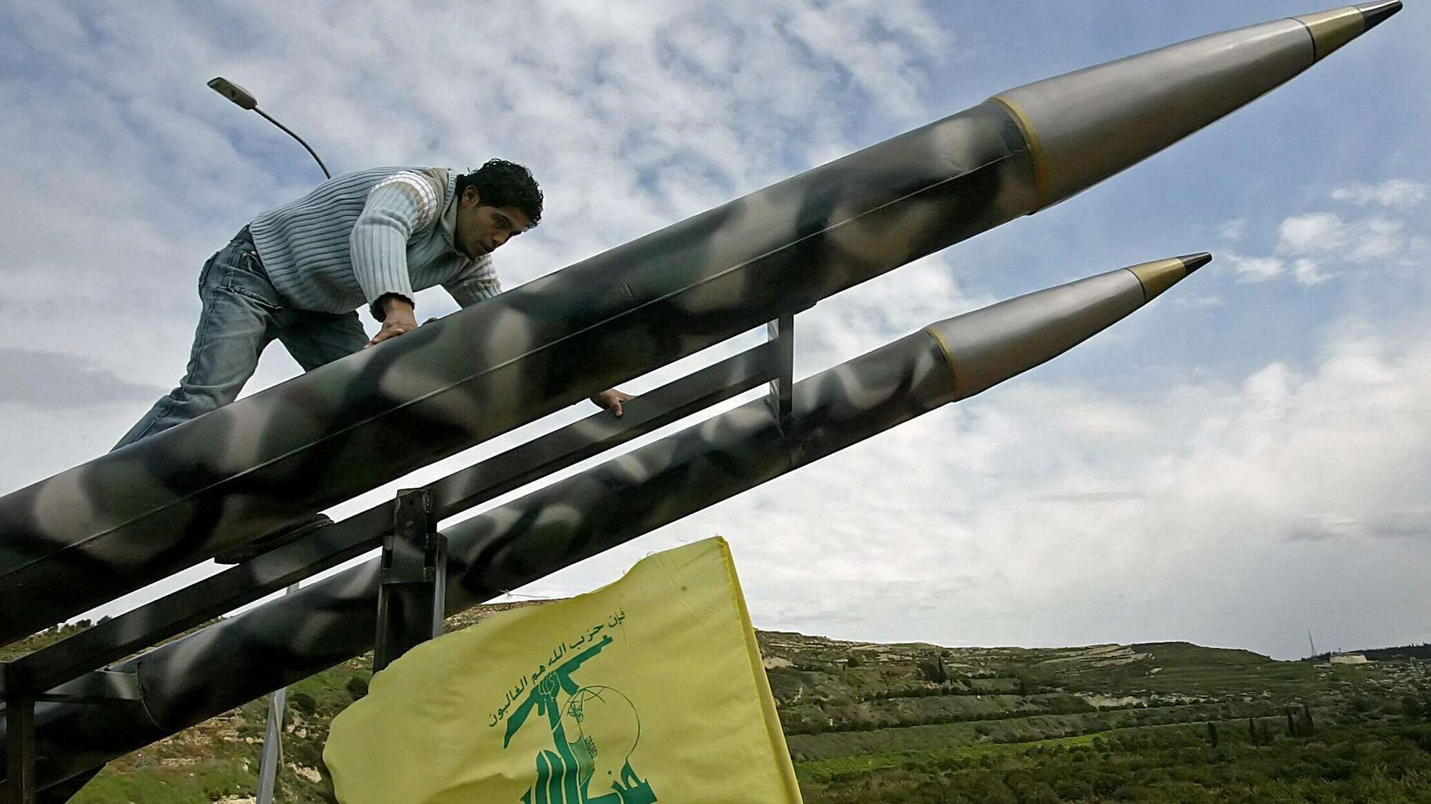 حزب الله يستهدف مواقع وتجمعاتٍ لجنود الاحتلال الإسرائيلي بالصواريخ