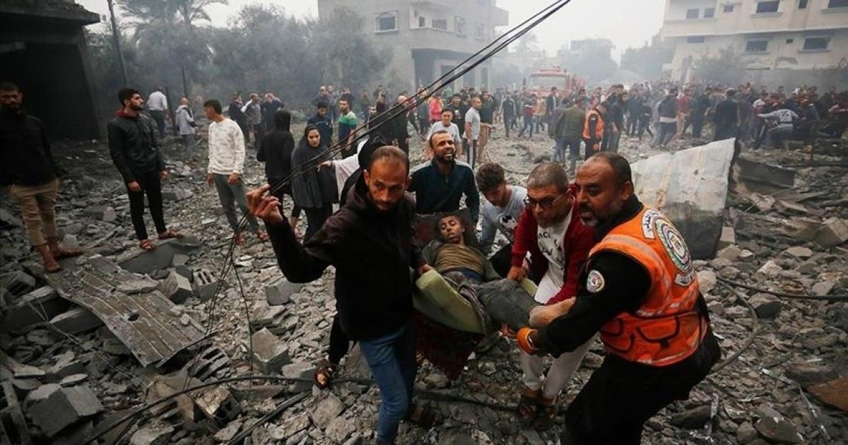 “الدفاع المدني بغزة” ينتشل جثامين 13 شهيدا غرب خان يونس