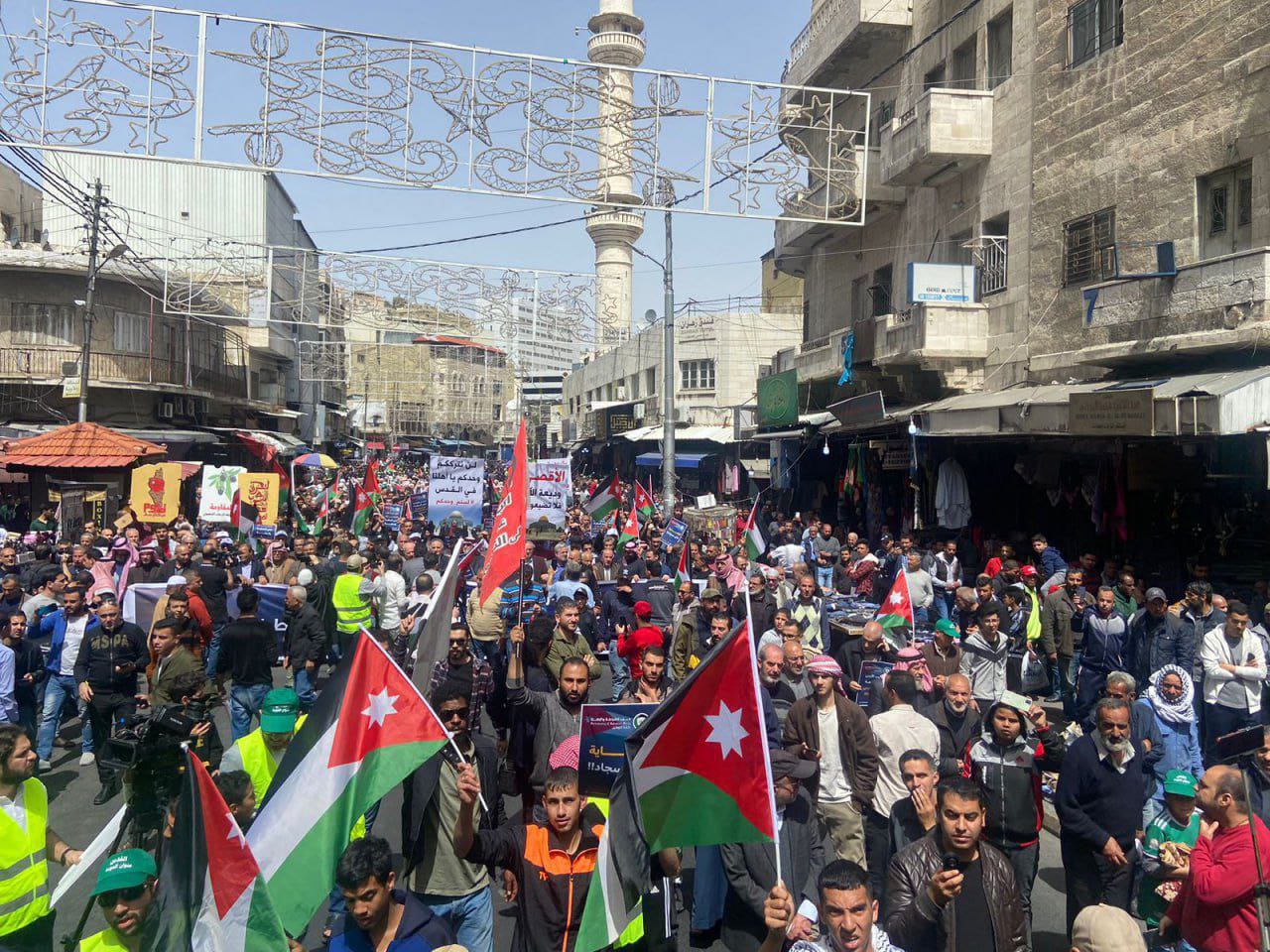 مسيرات حاشدة في الأردن تندد بالعدوان الإسرائيلي على غزة