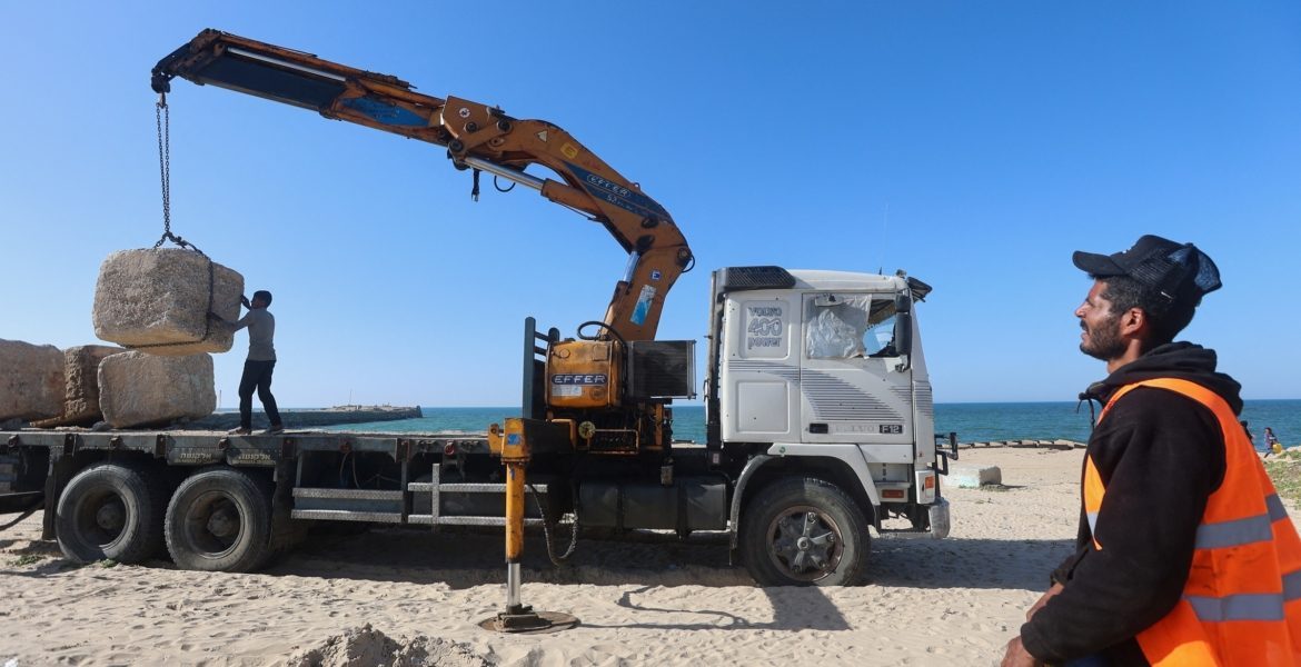 الجيش الأمريكي يعلّق " مؤقتاً" أعمال بناء الرصيف البحري في ساحل قطاع غزة