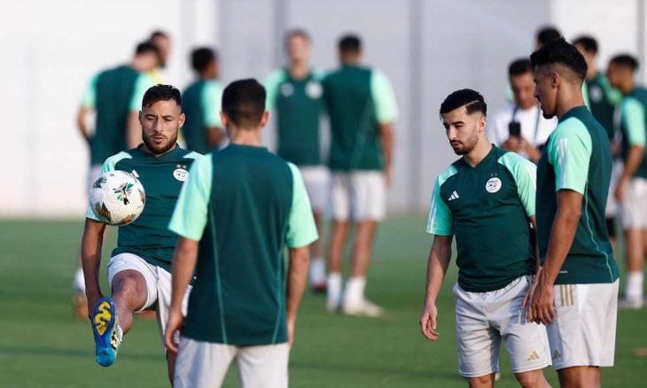 الجزائر تقلب تأخرها أمام أوغندا إلى فوز في تصفيات أفريقيا المؤهلة للمونديال