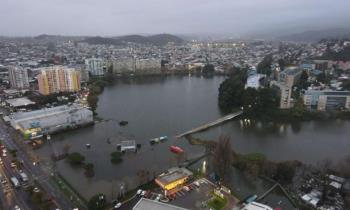 تشيلي تعلن عن “كارثة” في خمس مناطق إثر أمطار غزيرة
