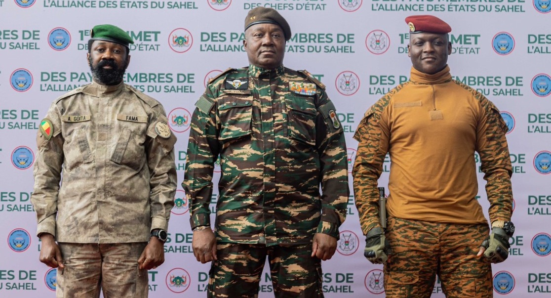 سه تفنگدار | پوست اندازی غرب آفریقا با تشکیل ائتلاف جدید ضدغربی