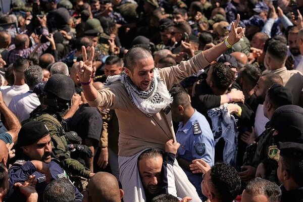 غضب الصهاينة من إطلاق سراح الأسرى الفلسطينيين
