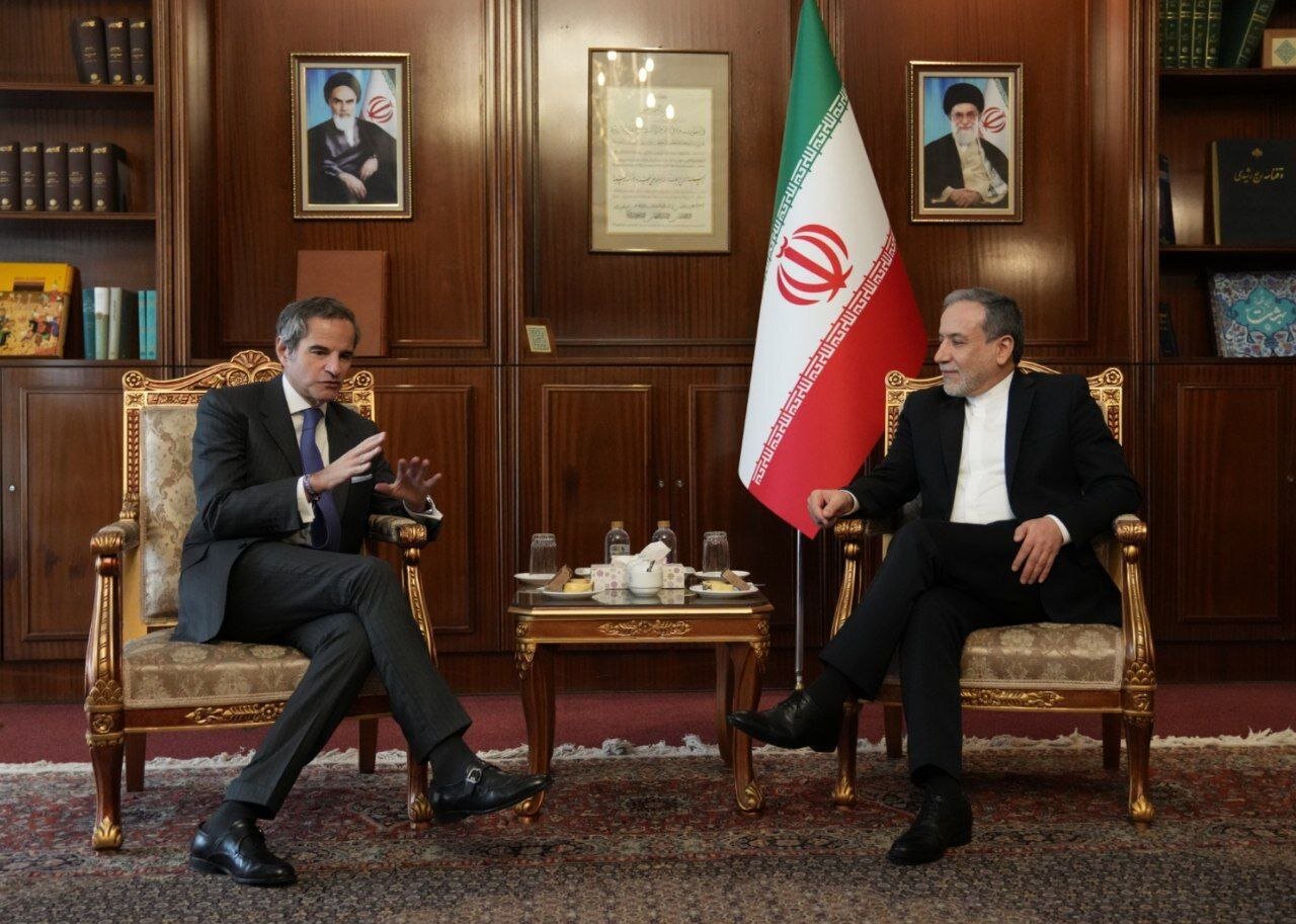 Araghchi Warns IAEA Chief Not to Rely on Failed Methods