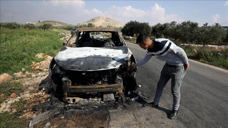 Israeli Settlers Set Fire to Three Palestinian Vehicles Near Ramallah